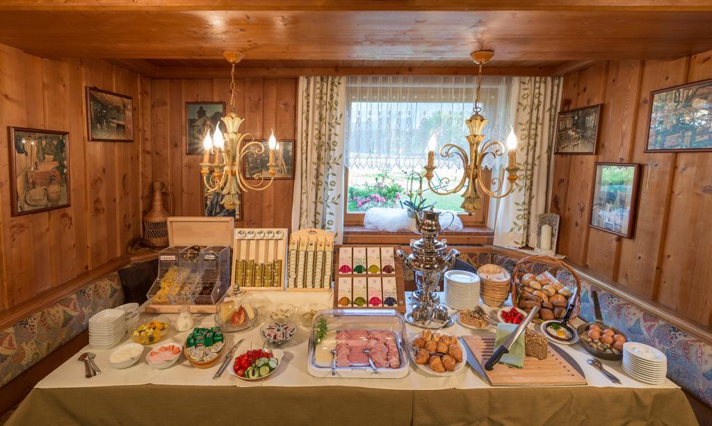 Hotel-Pension Das Platzl Schladming Bagian luar foto
