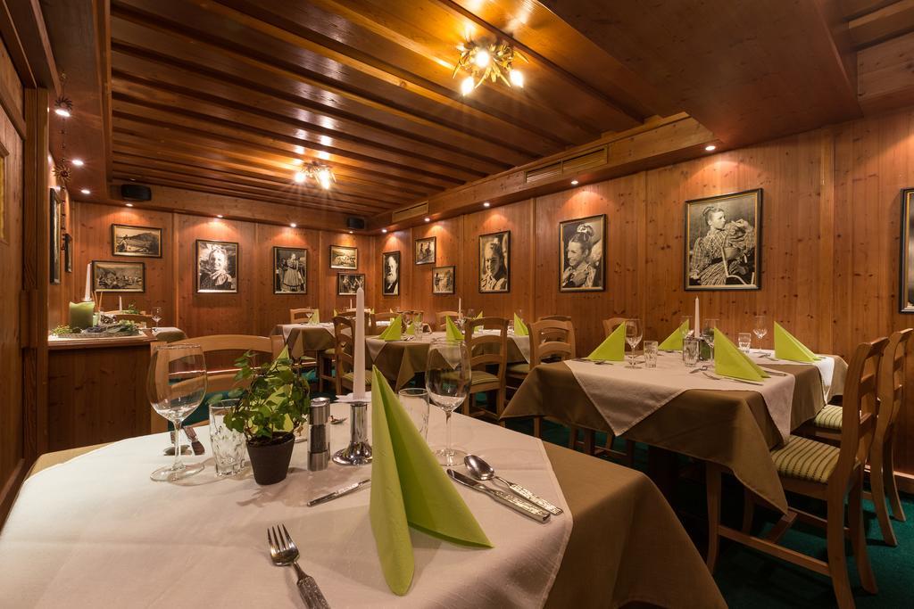 Hotel-Pension Das Platzl Schladming Bagian luar foto